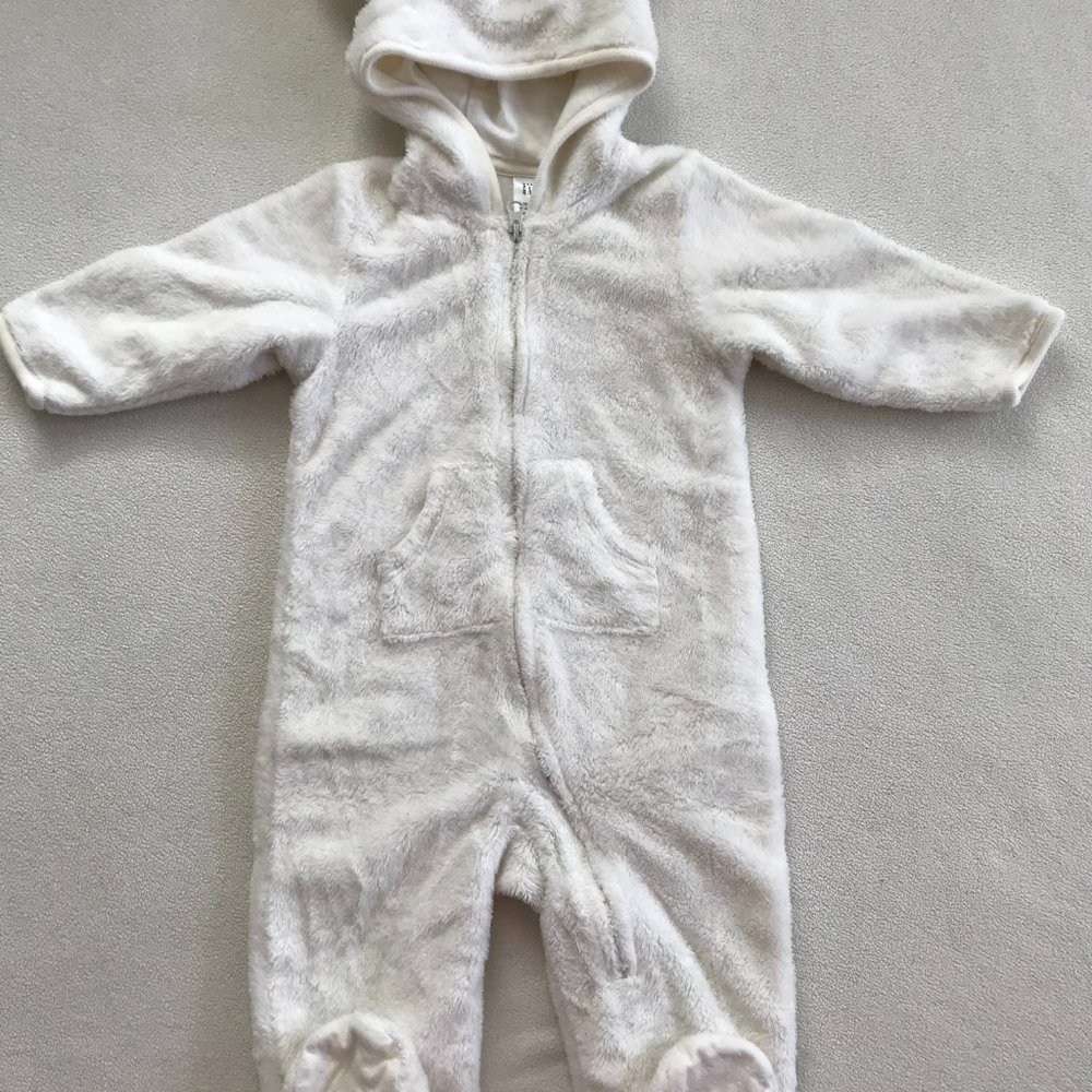Baby GAP, 6-12M, 100% Cotton Lined Faux Fur Shell Hooded Coverall, Polar Bear - Picture 5 of 11